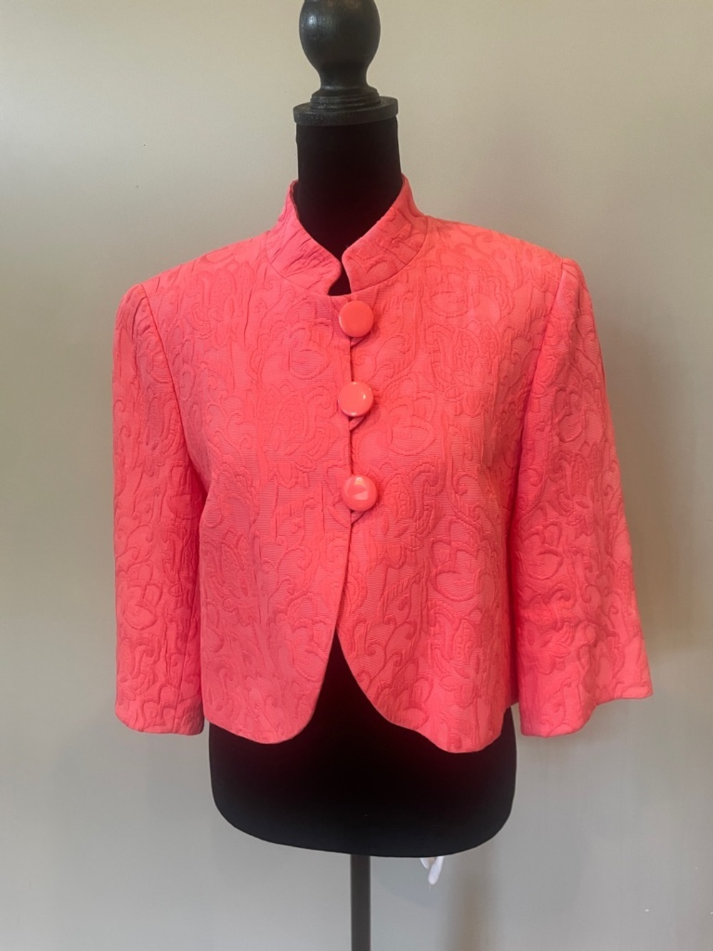 Cropped Pink Jacquard Button-Front Jacket short style size 8 like new